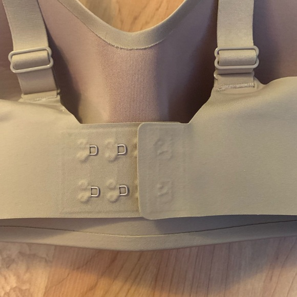 lululemon Hold True Seamless Bra in Size 32D - Tan NWOT - Picture 9 of 9